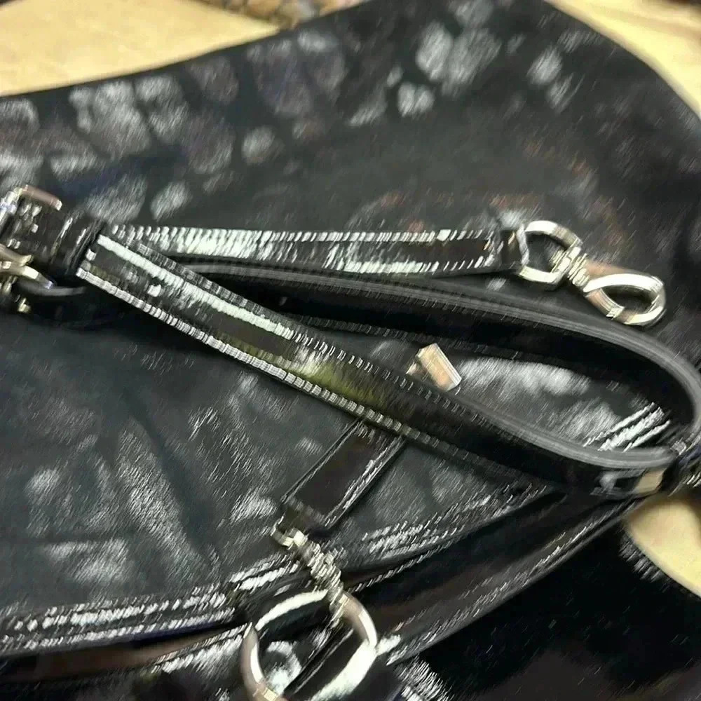 COLE HAAN SUPER SOFT SUEDE AND PATENT LEATHER SHOULDER BAG - Picture 12 of 14